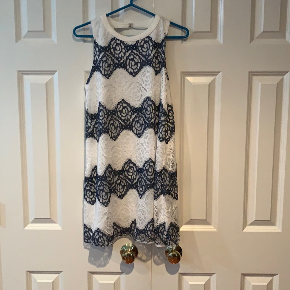 Size S lace blue and white dress